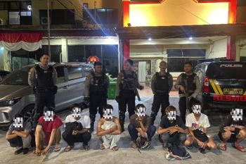 Polisi cegah remaja yang hendak tawuran pakai senjata tajam di Lebak Bulus