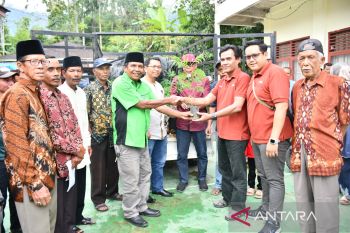 Semen Padang edukasi petani tentang manfaat Kaliandra Merah