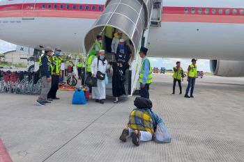 Jamaah haji asal Lombok Barat tiba di Indonesia