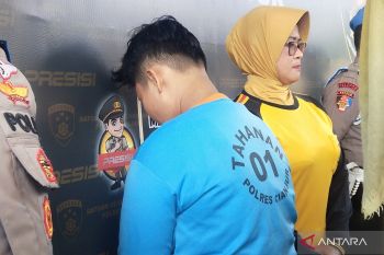 Dua perempuan pelaku begal taksi daring ditangkap polisi