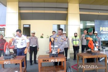 Polres  Sukoharjo musnahkan seribuan knalpot brong hasil operasi