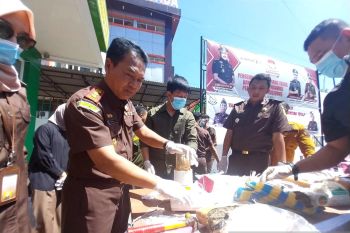 Kejari Payakumbuh musnahkan barang bukti dari puluhan perkara