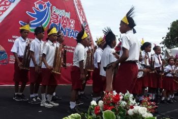 DP3AKB Biak bentuk pusat informasi konseling remaja dua sekolah