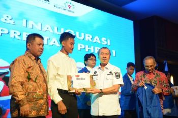 Sebanyak 10 putra-putri berprestasi Riau peroleh  beasiswa PHR