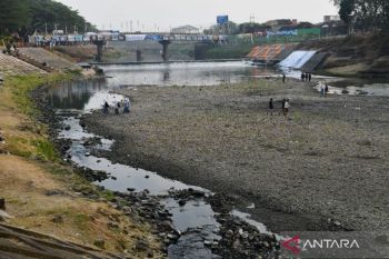 Sungai Madiun mengering