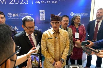Menparekraf sebut pungutan Rp150.000 bagi wisman di Bali untuk konservasi