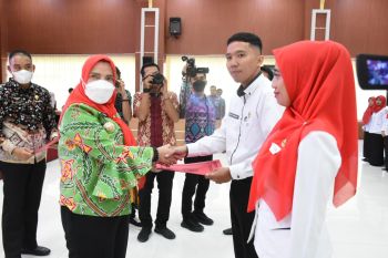 Wali Kota Bandarlampung lantik 304 guru kontrak