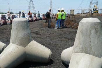 PLN berhasil kelola FABA hingga 1,45 juta ton untuk dimanfaatkan Jadi material batako dan tanggul laut