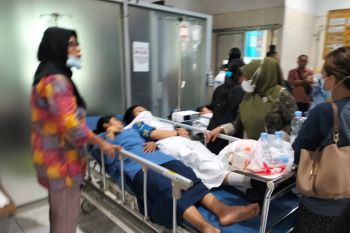 Belasan siswa SMKN 1 Ternate keracunan makanan