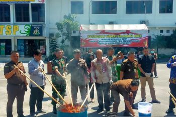 Kejari Palangka Raya musnahkan barang bukti Januari-Juni 2023