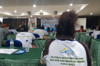 Dinsos Jayapura melatih keterampilan usaha PKM PKH Graduasi Mandiri