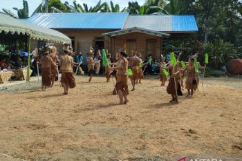 Warga Dayak Desa Liyu Manfaatkan Panel Surya Gelar MPG ke-5