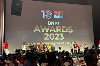 Gubernur Sulawesi Tengah terima penghargaan BNPT Award 2023