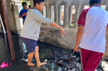 Masak di dekat puluhan liter bensin, rumah dan 2 motor di Lombok Timur hangus