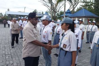 Bupati Keerom melepas 16 Paskibraka ke tingkat provinsi
