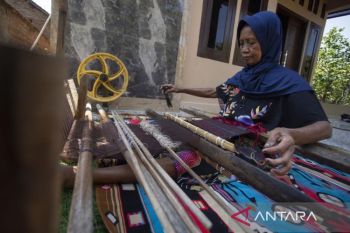 Kerajinan kain tenun terancam punah di Indramayu
