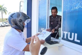Polres Bantul membuka layanan perpanjangan SIM tanpa turun dari kendaraan