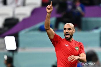 Sofyan Amrabat resmi direkrut Manchester United