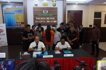 Artis Karenina konsumsi narkoba karena depresi