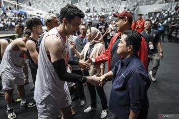 Majukan basket Asia, Erick Thohir dianugerahi FIBA President's Award