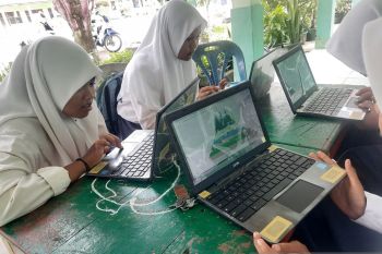 Pemanfaatan gadget sebagai media pemberlajaran di SMPN 6 Bantan