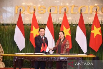 Ketua DPR menandatangani MoU kerja sama dengan parlemen Vietnam
