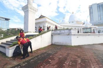 Polda Kepri membersihkan Museum Batam