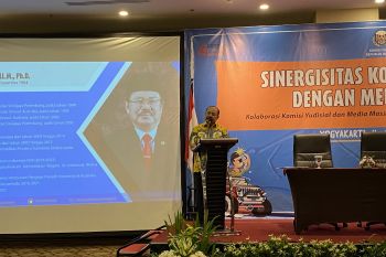 Komisi Yudisial meminta media massa wujudkan peradilan bersih