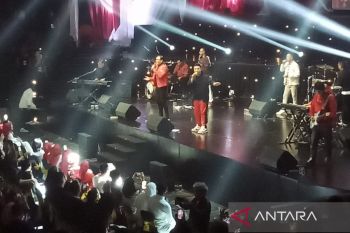Penampilan grup musik Kahitna suguhkan nostalgia