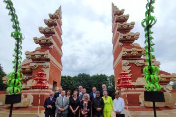 Wagub Bali ikuti peletakan batu pertama pembangunan Candi Bentar di Polandia