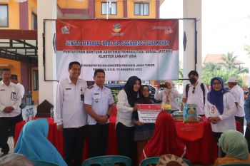 Pemkab Mojokerto serahkan bantuan Atensi klaster lansia