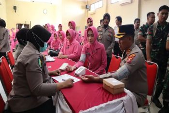 Polres Kotim gelar donor darah dalam rangka HUT ke-75 Polwan