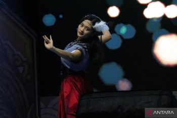 Balaruna Tampil Memukau Pada Malam Puncak Tapin Art Festival 2023
