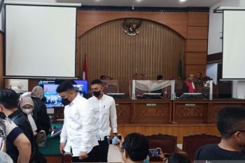 PN Jaksel memutuskan tunda sidang tuntutan Mario dan Shane hingga pekan depan