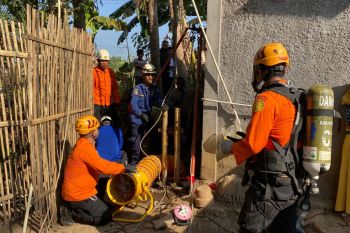 SAR selamatkan dua penggali sumur terjebak di kedalaman 12 meter