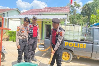 OKU Sumsel bagikan air bersih secara gratis