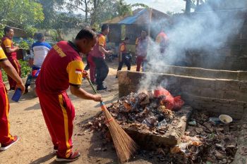 Polisi gelar aksi bersih-bersih sampah untuk sambut HUT RI di Batam