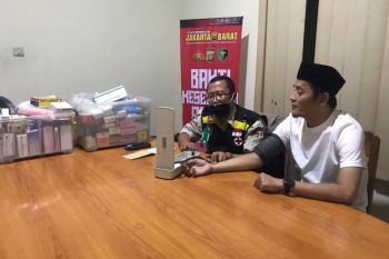 Polrestro Jakbar beri layanan kesehatan warga permukiman kumuh