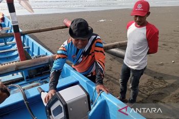 Nelayan Cilacap sambut baik kehadiran kapal bermotor listrik berbasis baterai