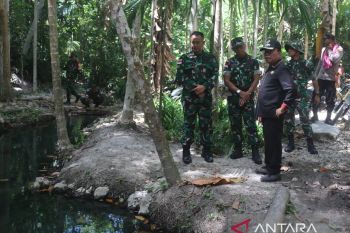 Kodim 1604 Kupang bangun jalan menuju sumber air bersih Oenif
