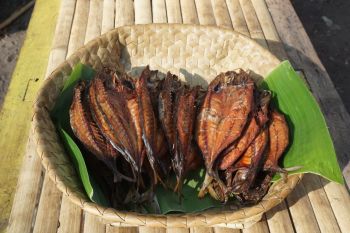 Artikel - Oleh-oleh khas dari kelompok perempuan  Alor