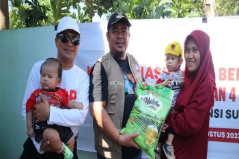 Dinkes Sulbar menyalurkan bantuan bagi bayi kurang gizi di Majene
