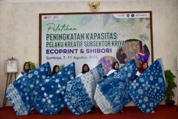 Pertagas gandeng Kemenparekraf gelar pelatihan batik ecoprint