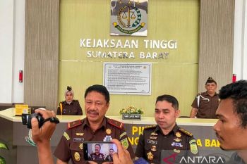 Kejati Sumbar eksekusi sepuluh narapidana korupsi tol Padang-Sicincin