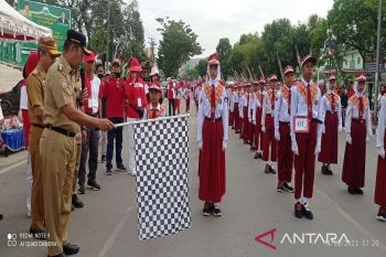 Sebanyak 214 barisan SD-SMP ikuti gerak jalan indah di Kendari
