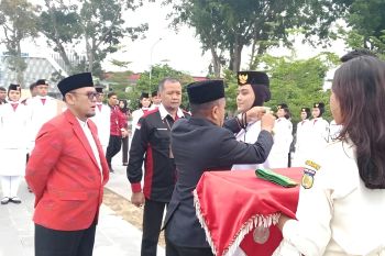 Wali Kota Palu kukuhkan pasukan pengibar bendera tahun 2023