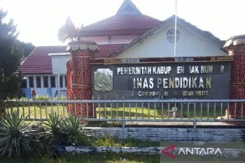 Disdikbud Biak serahkan SK tenaga guru PPPK