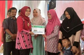 Bupati Demak cek puskesmas dan serahkan kartu JKN