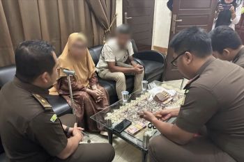 Keluarga terdakwa korupsi RSUD Bangkinang Kampar kembalikan Rp100 juta ke kejaksaan