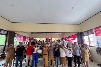 Industri sepeda motor edukasi keselamatan berkendara ke pelajar di Manado